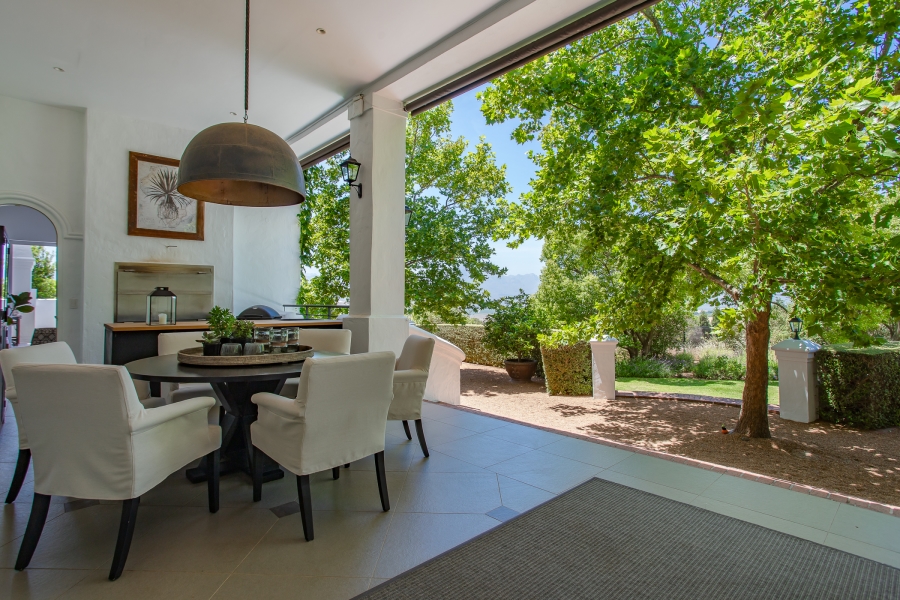 4 Bedroom Property for Sale in Devonvallei Western Cape